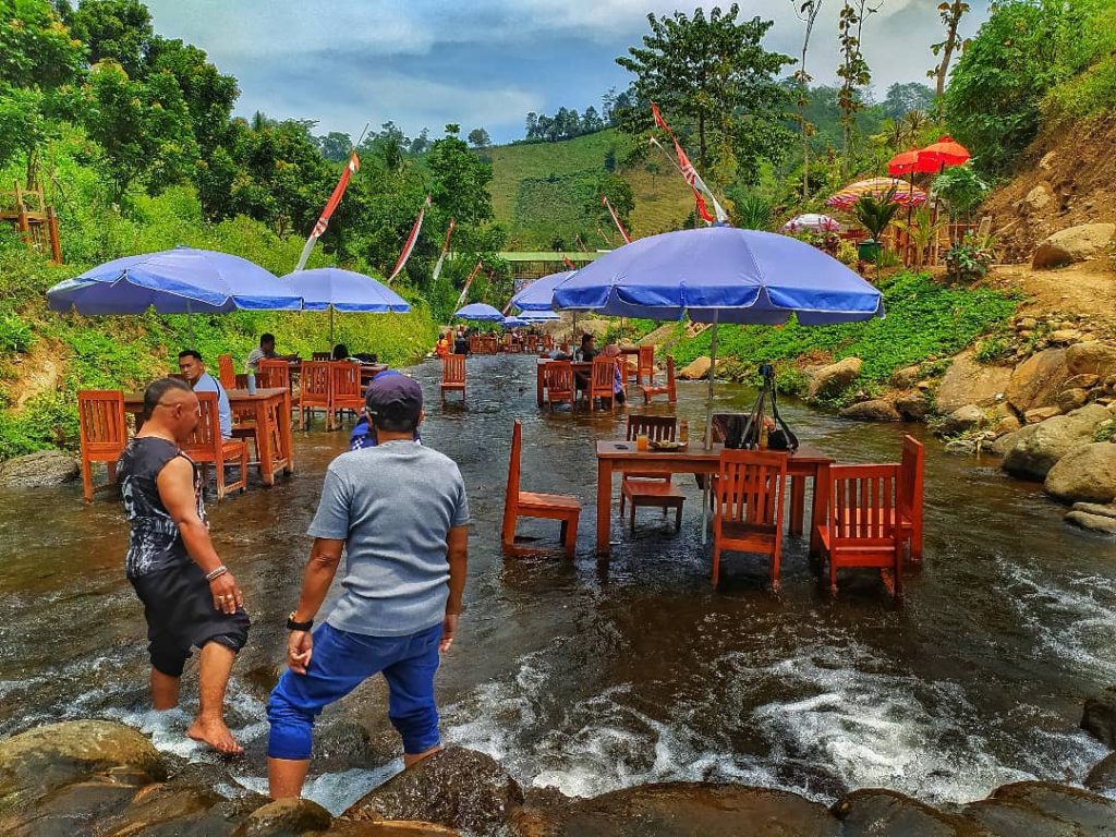 Cafe Telaga Sari Garden
